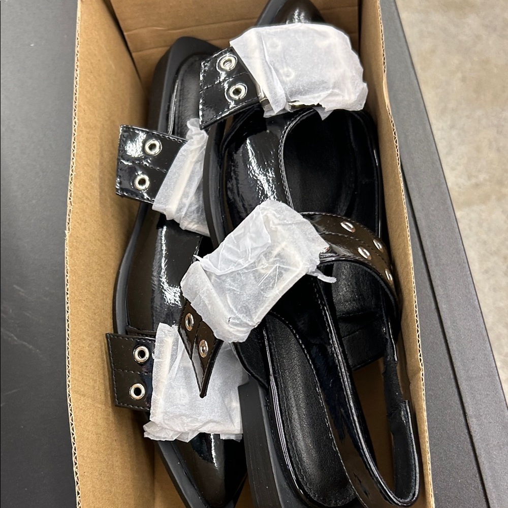Women’s black, low pattern, Leather size 6 Greatonu Black Sandals Buckle Accent